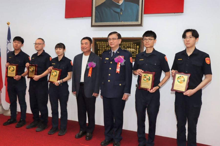 慶祝警察節縣長表揚績優員警  期勉繼續堅守崗位維護良好治安
