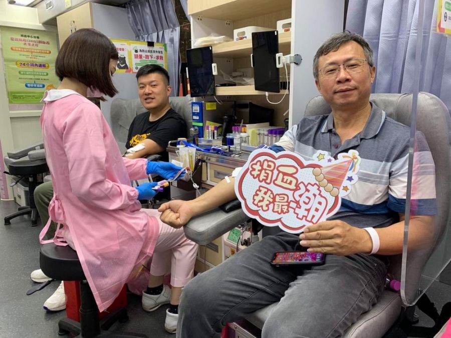 熱血迎警察節！民雄警捐血傳愛 募得90袋熱血