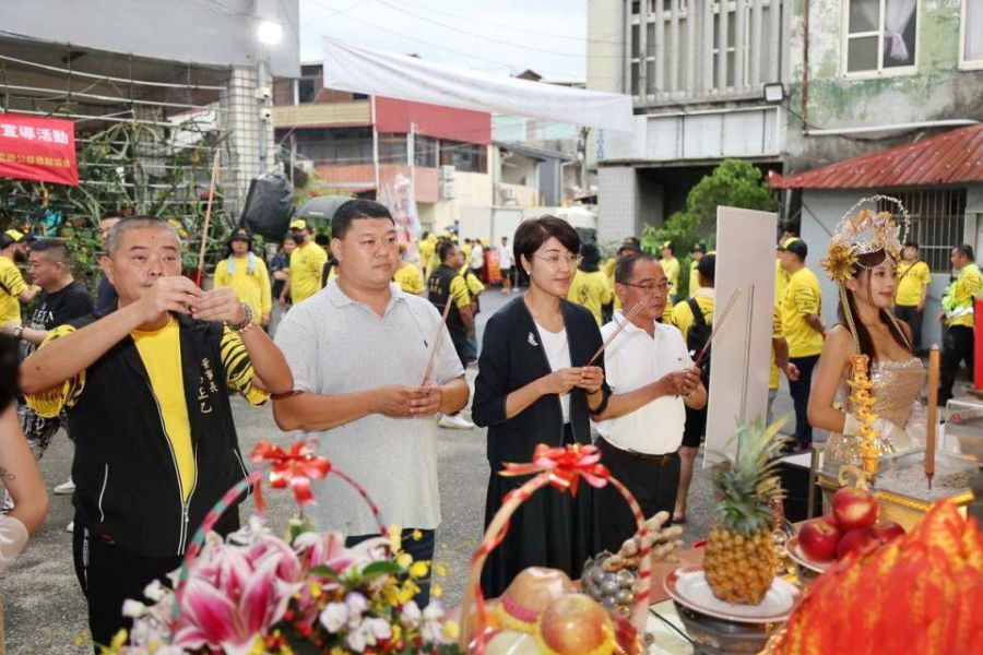 水里天聖宮虎爺聖誕遶境活動　許淑華上香祈求國泰民安
