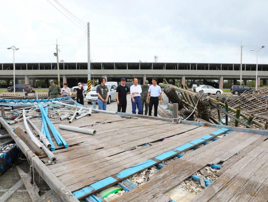 中颱丹娜絲重創嘉義 縣長翁章梁赴沿海地區視察災情