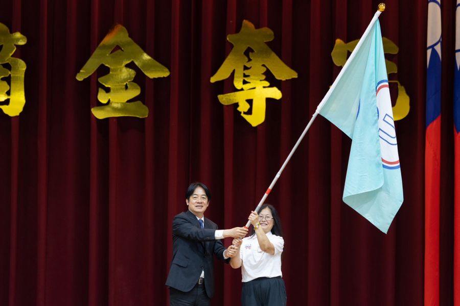 賴清德總統授旗萊茵魯爾世大運代表團　市長陳其邁陪同期許旗開得勝