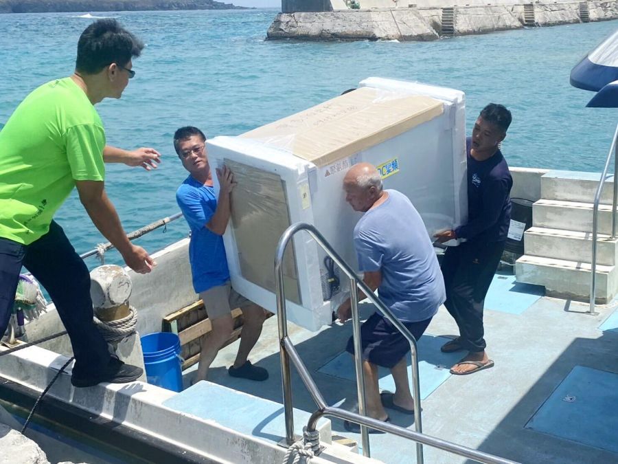企業捐贈冷凍櫃　澎湖望安離島員警揪甘心