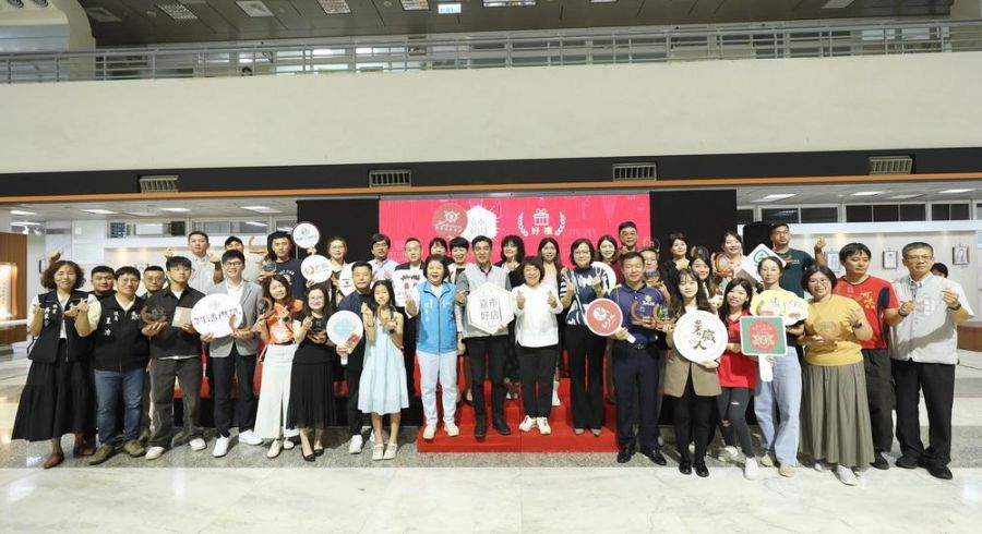 114年嘉市好店出爐 55家業者展現永續與創新力 黃敏惠頒獎