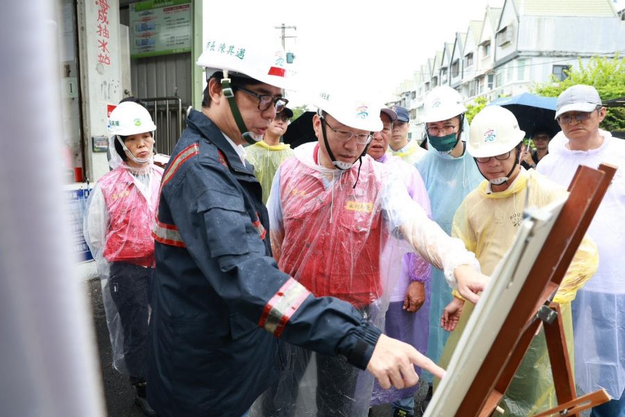 楊柳颱風來襲！ 高雄市長陳其邁視察燕巢防颱應變