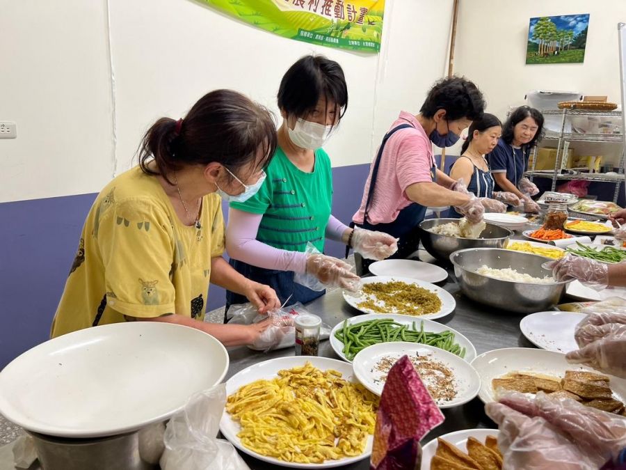 水里農會農業志工培訓　梅醋壽司送暖弱勢家庭