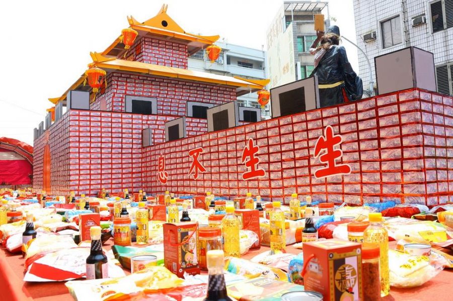 諸羅城隍中元祭 總值1,500萬元的「錢進諸羅 千萬城門」登場！