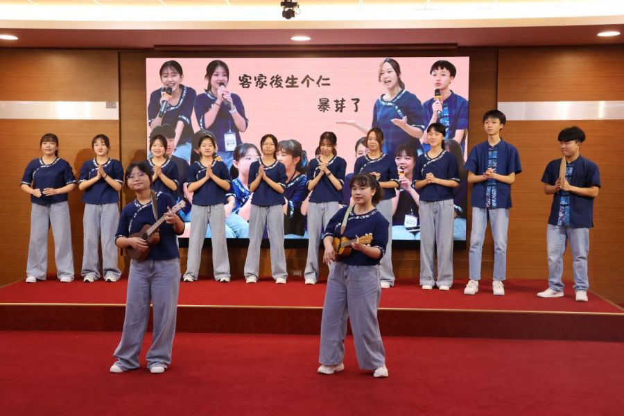 苗縣客家青少年國際事務訪問團交流歸國　鍾東錦讚揚學子優異表現
