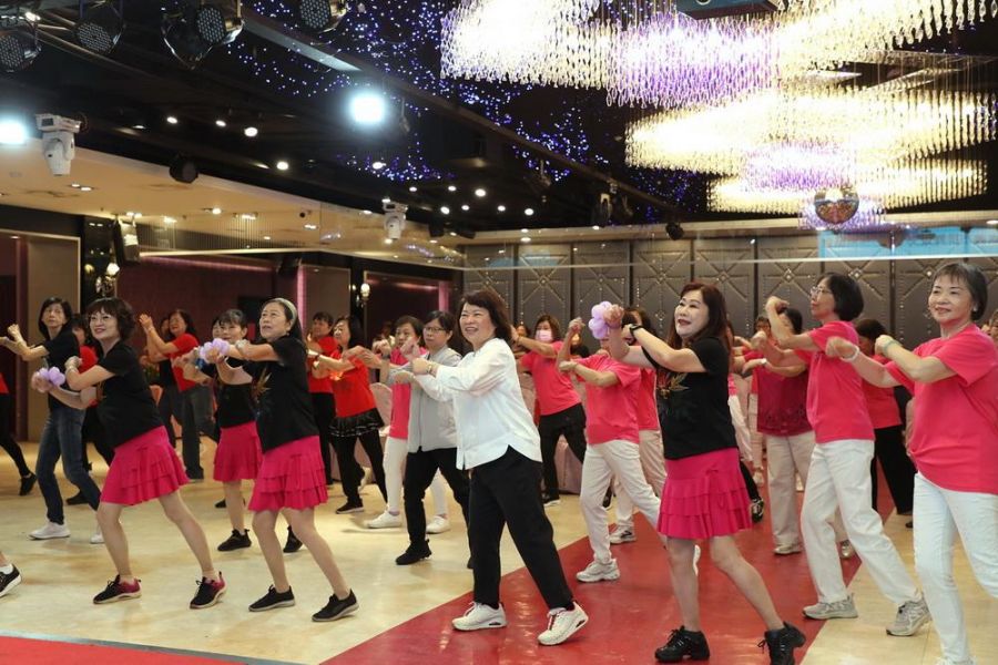 嘉市排舞暨文化養生運動協會成果會 黃敏惠大跳Samba推廣運動