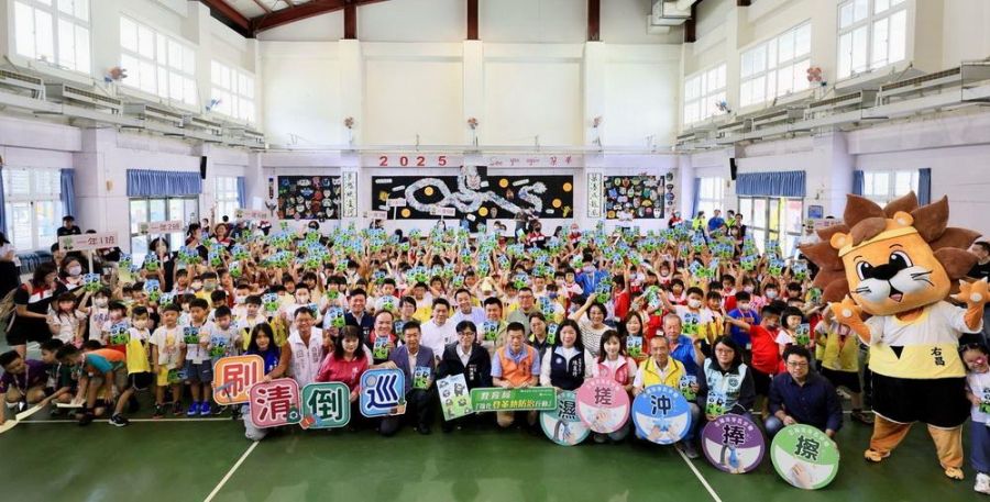高市長陳其邁開學日視察校園 落實校園環境整潔維護師生健康