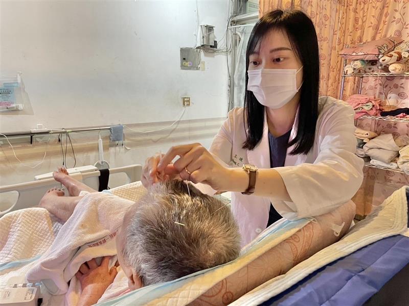 減輕家庭照護壓力！為恭醫院中醫居家走入社區
