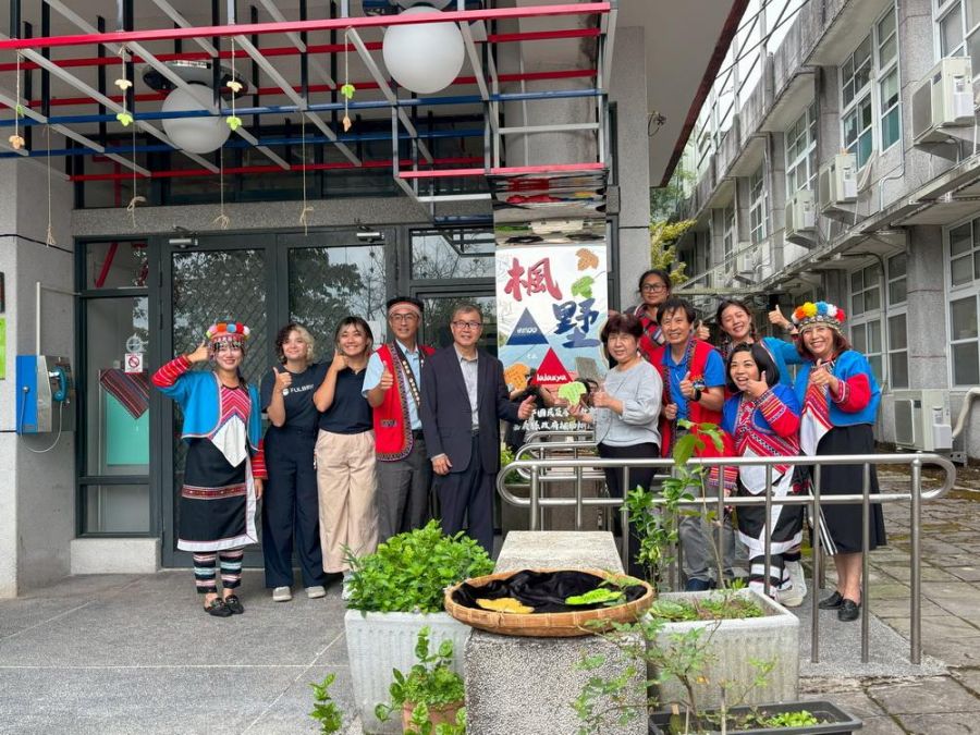 教育部長鄭英耀訪視阿里山國中小偏鄉雙語教育暨學生宿舍裝修落成
