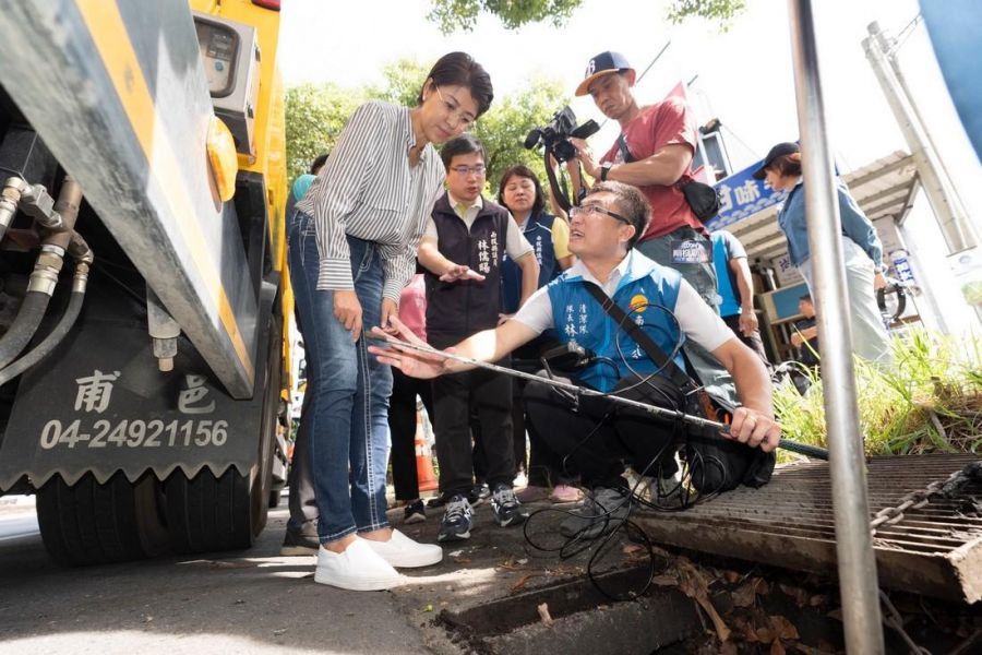 加強防汛整備  許淑華視察南投市道路排水清淤