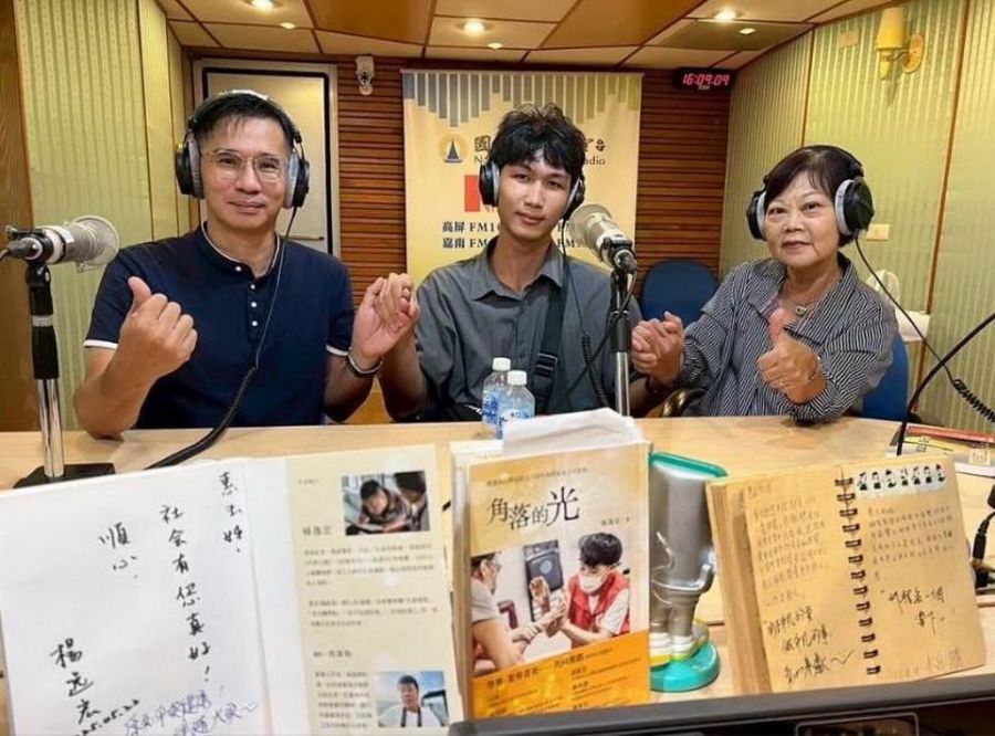 志工陳惠玉18年的抗癌路 接受國立教育廣播電臺高雄分臺訪談