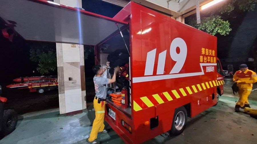 屏東特搜大隊緊急支援花蓮水災  出動8車23人協助救援