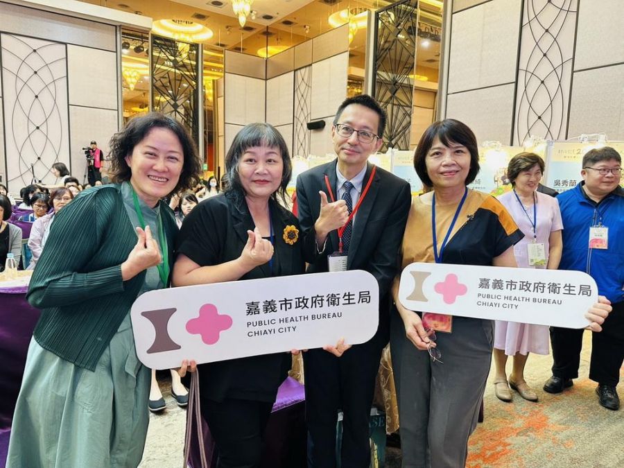 防疫無名英雄　嘉義市兩位結核病關懷員 榮獲「卓越貢獻獎」