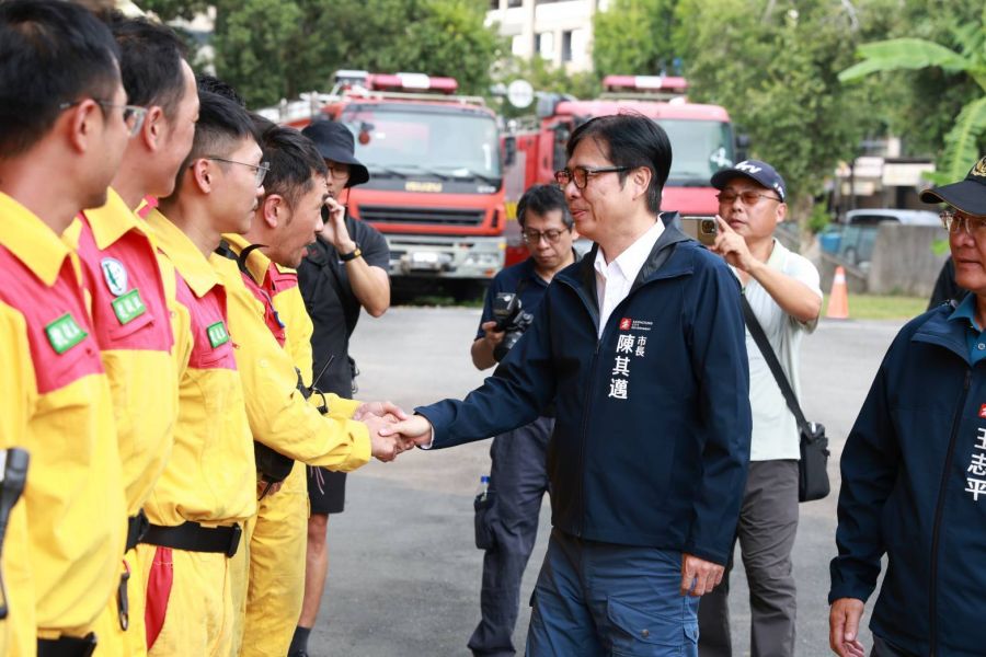 高雄特搜隊完成救援　市長陳其邁親迎宣布公假補休2天