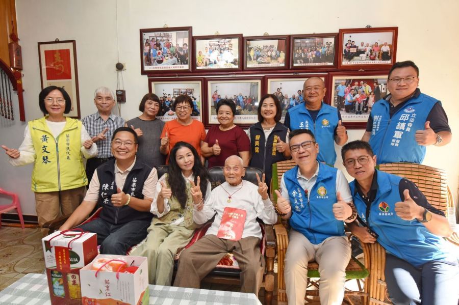 苗栗縣府慰問百歲人瑞　肯定老寶貝養生之道鼓勵家人多陪伴