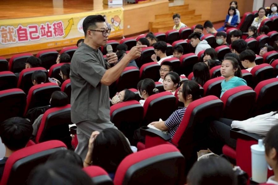 馬力歐點燃青年小宇宙　南投名人講堂人氣爆棚