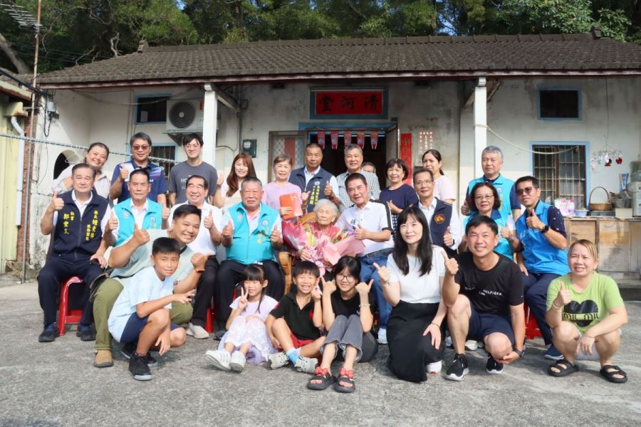 縣長慰訪西湖  竹南百歲人瑞 祝賀福壽安康