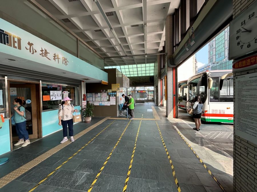 亦捷客運突停駛影響上學上班　縣府聯繫相關單位斡旋後恢復營運