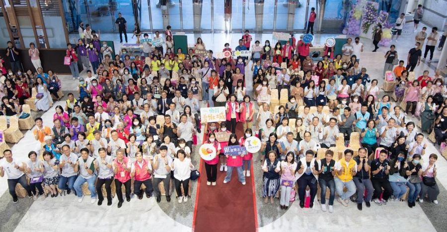 嘉市114年度績優志工表揚 黃敏惠市長：志工是沒有穿披風的超人