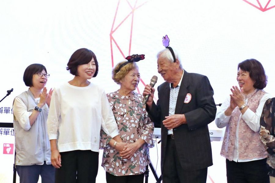 嘉市114年金婚禮讚活動 黃敏惠、陳姿妏祝福「攜手相伴 長長久久」