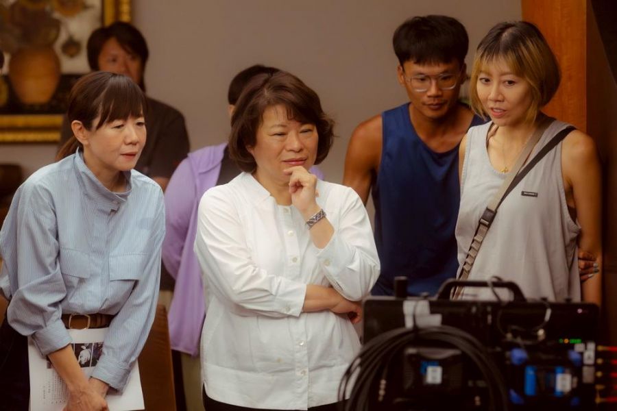 韓劇改編影集來嘉拍攝 黃敏惠市長探班並體驗導演角色