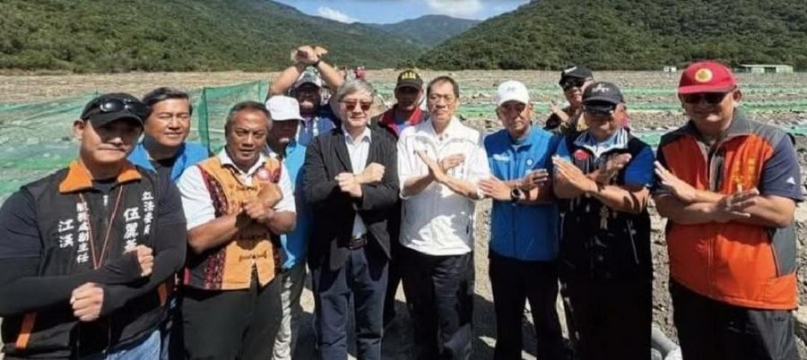 屏東楓港溪河川地種西瓜 生雞屎堆肥臭味衝天遭民怨