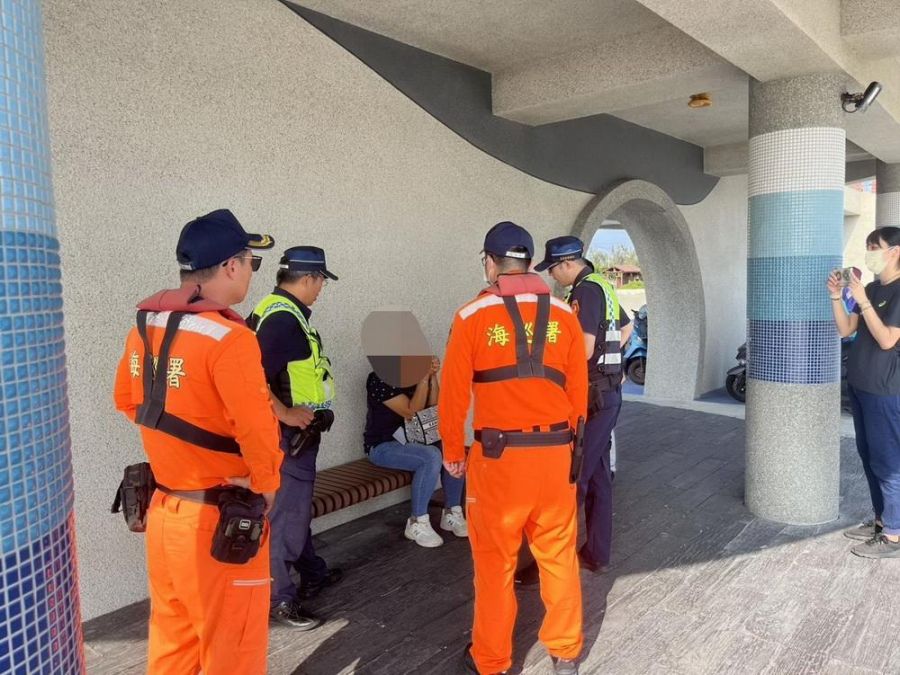 海巡出港查驗比對揭露通緝身分　東石安檢所假日精準攔查