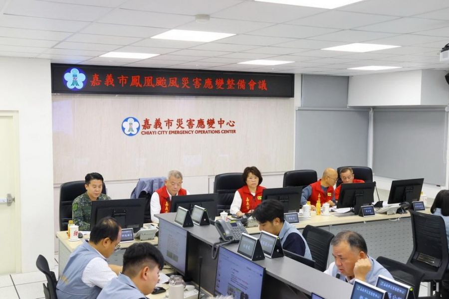 鳳凰颱風應變整備會議  黃敏惠:嚴陣以待  嘉市11/12停班、停課