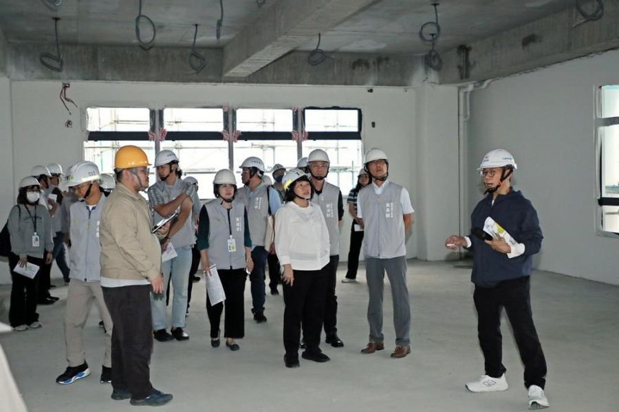 嘉義市黃敏惠市長     視察興安國小新建幼兒園園舍工程