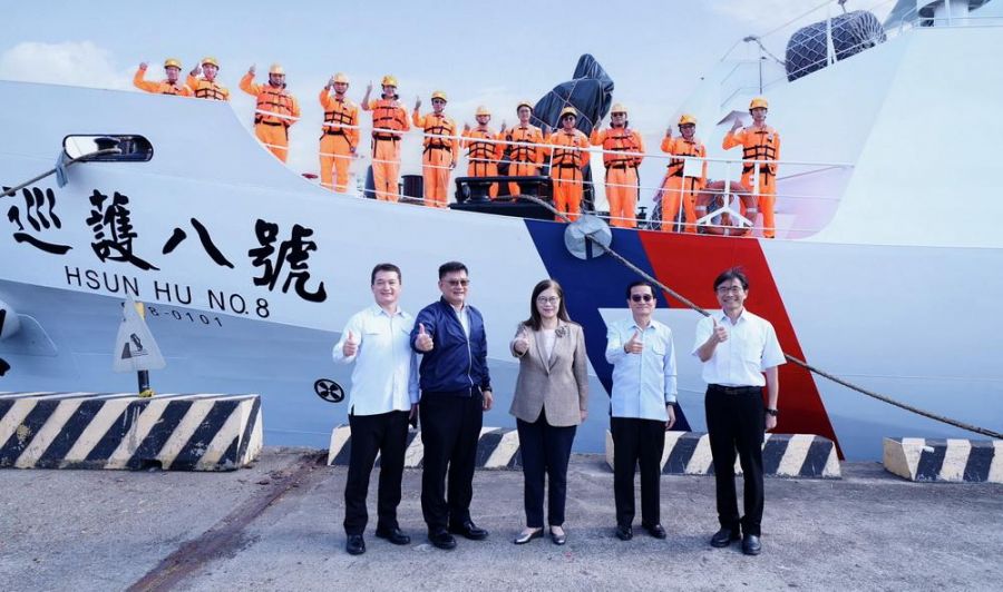 「巡護八號」遠洋漁業巡護任務凱旋   管碧玲迎接感謝守護海上漁民