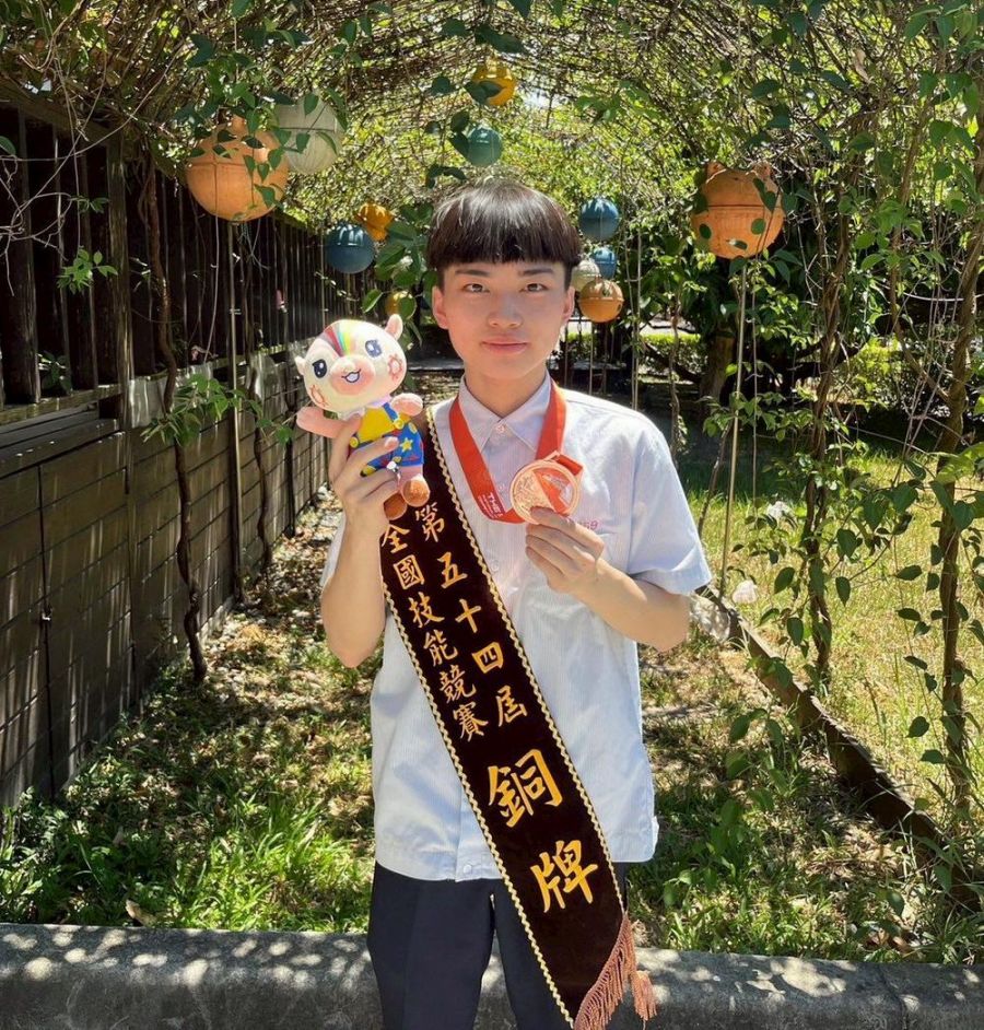 18歲西點國手沈承佑備戰國際賽 以甜點實力展現臺灣技藝