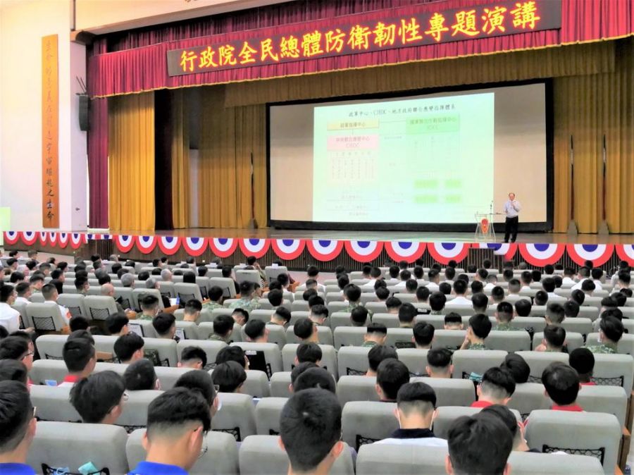 2025南方領袖教育學院 專題演講青年學子熱烈迴響