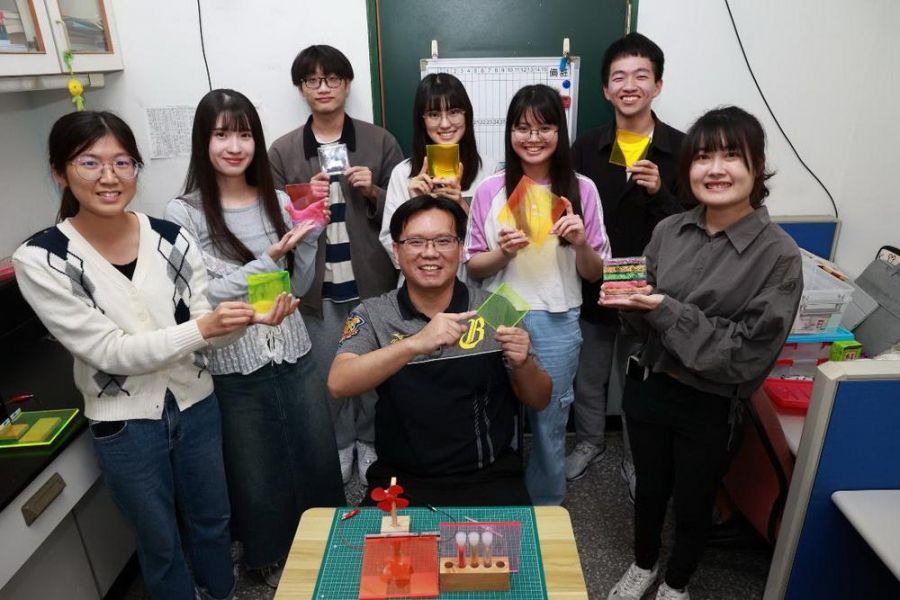 高雄大學助理教授陳泓政發表「螢光太陽能聚光器(LSC）」技術