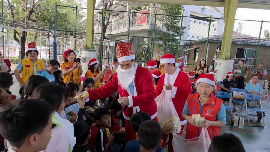 國際獅子會300Eㄧ2區屏東欣悅獅子會 關懷偏鄉學子 溫暖聖誕送愛心