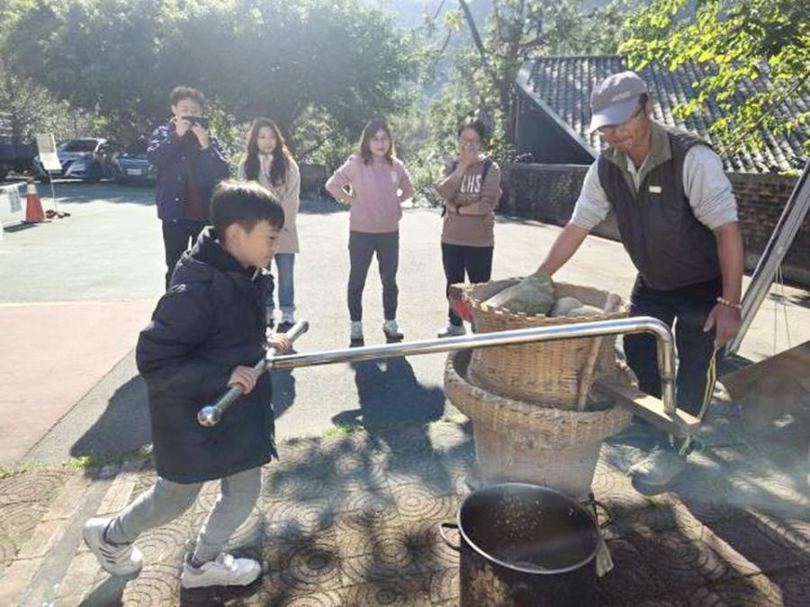劉興欽漫畫「土礱」體驗活動登場 大小朋友樂學農業知識