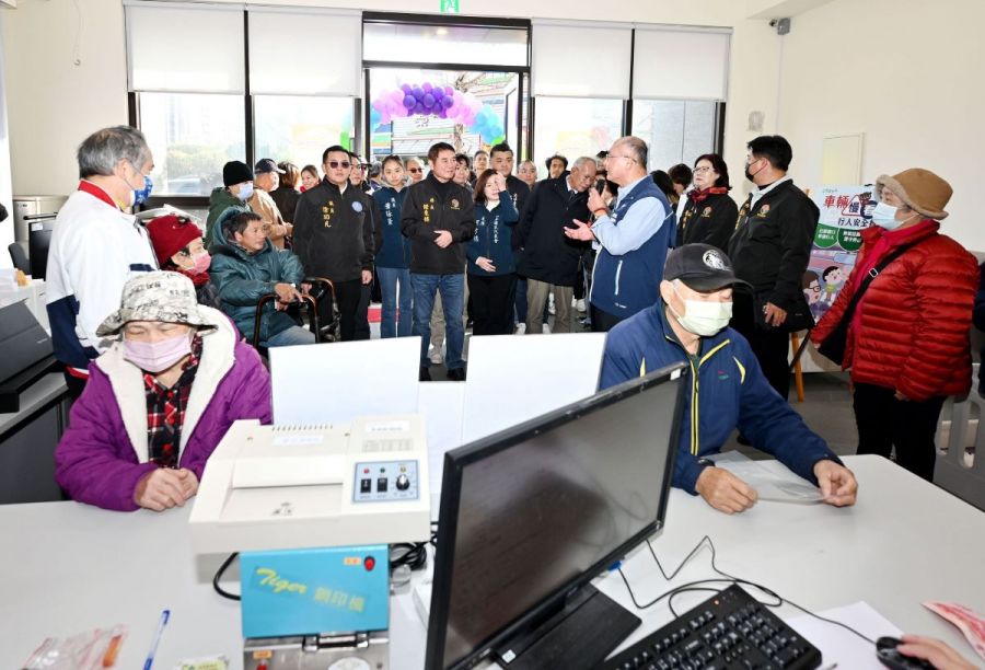 苗北監理服務據點揭牌啟用　 苗北鄉親換駕照方便