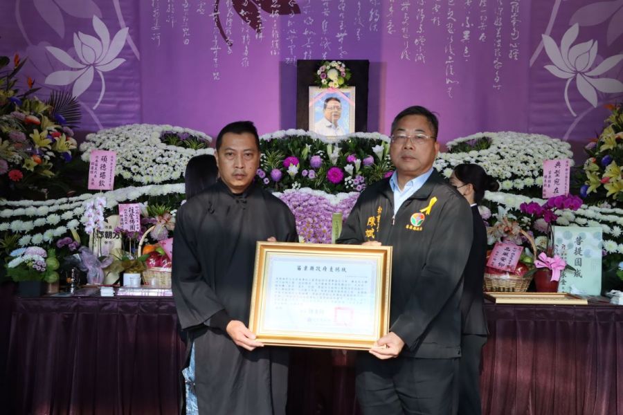 傳統工藝「剪黏」保存者鄭盛宏辭世 苗縣府頒發褒揚狀