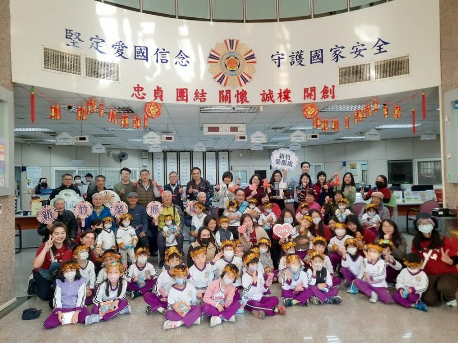 清大附小幼兒園賀新春　溫暖送愛到新竹榮榮服處