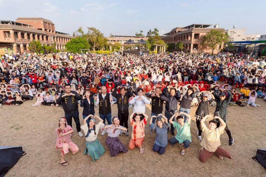 鄭淑分市長極力爭取民間資源    辦理紙風車劇團演出