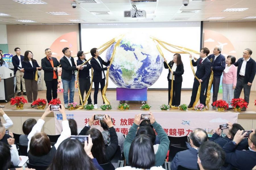 南投縣辦理學生出國學習獎助學金成果發表會　　