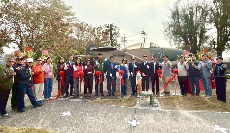 中興號戰機整新！兆湘國小成航空科普亮眼地標