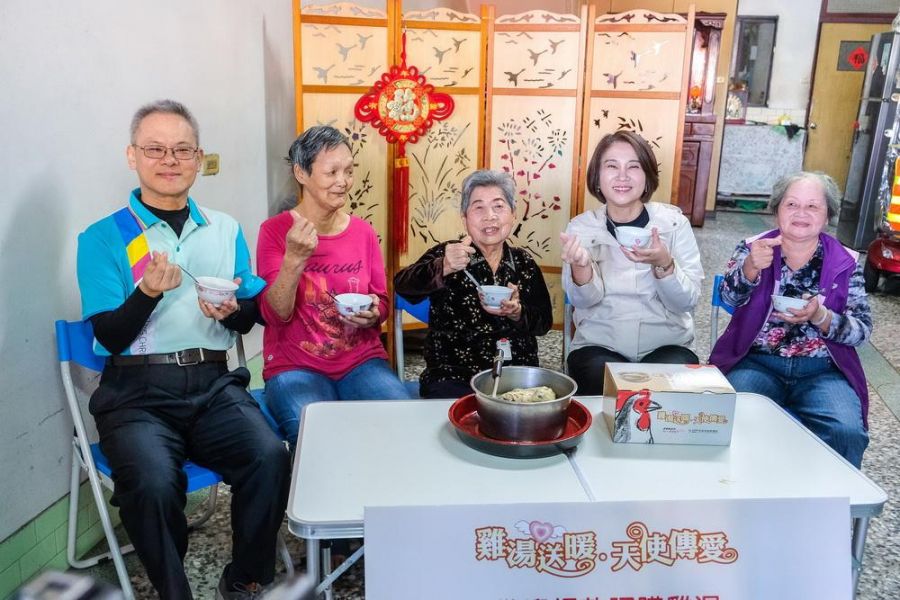 雞湯送暖  24年不間斷4,318份雞湯  春節前夕送進獨居長輩家中