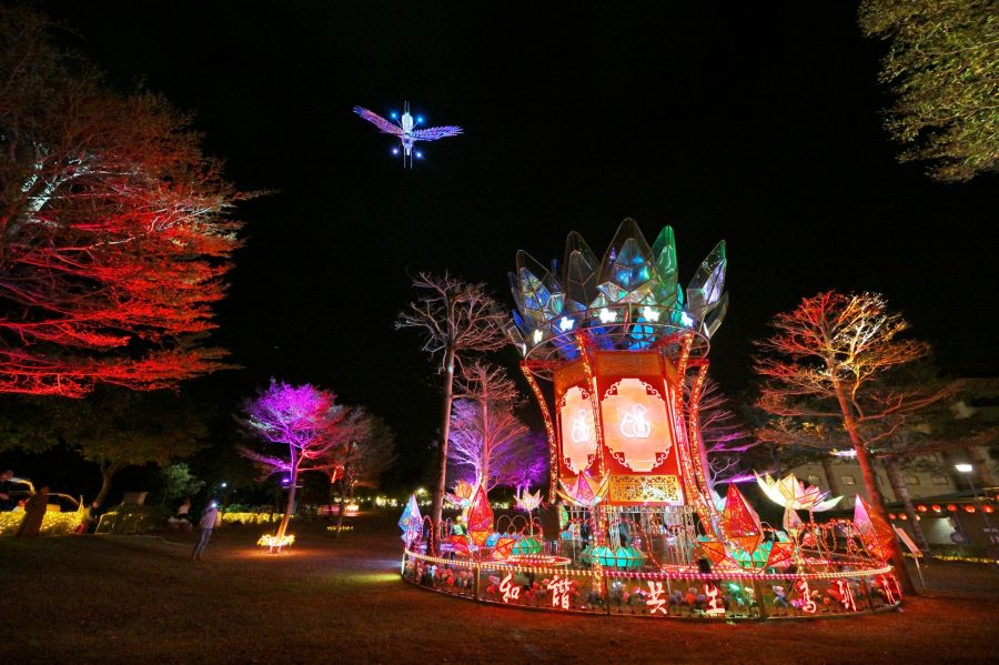 傳燈六十‧百年仰望 佛光山春節平安燈點亮馬年新希望
