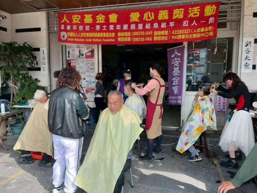 屏東東區扶輪社助弱勢過好年 力挺人安寒士吃飽30