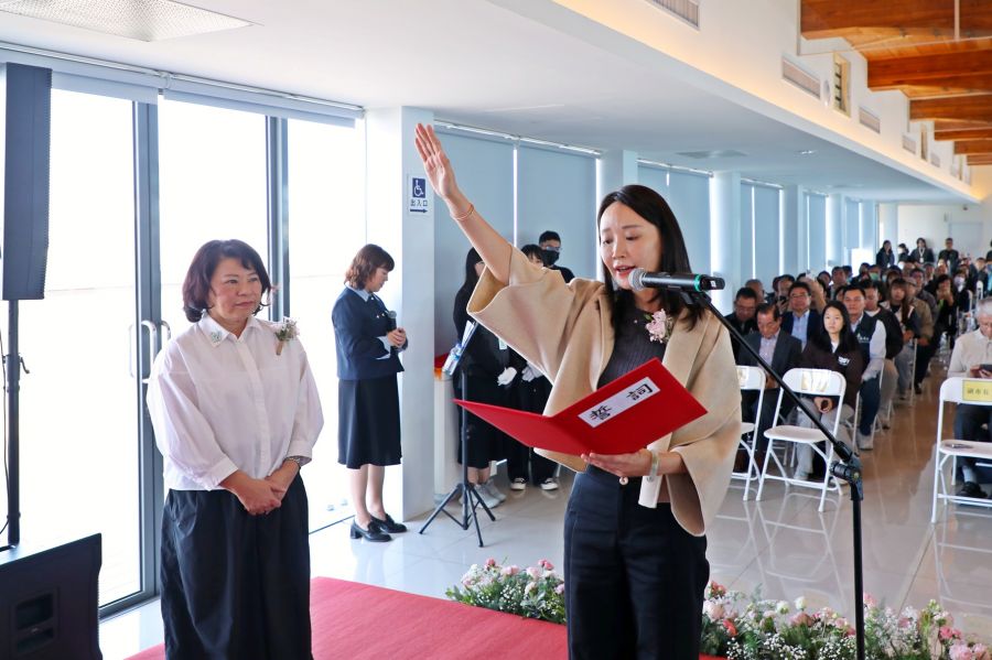 嘉市立美術館新任館長潘青林就職  黃敏惠市長主持佈達典禮
