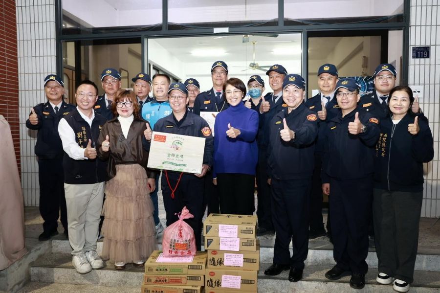 春節安全維護工作首日　許淑華至竹山慰問員警與協勤民力