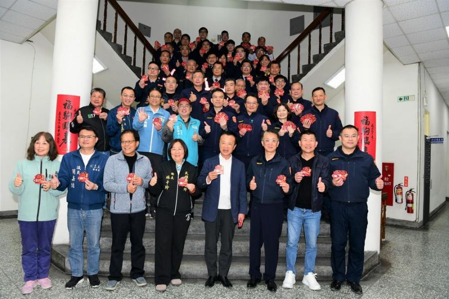 嘉義縣長帶隊慰問　警力民力寒冬暖心