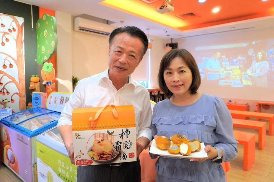 年節檔期訂單暴增　一雞多吃帶動番路鄉農會「柿霜雞」出貨破萬隻